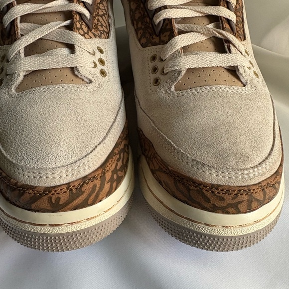 Air Jordan 3 Retro “Palomino” youth size 5.5 pre owned - Picture 2 of 5